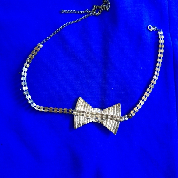 Rhinestone bowtie necklace unique - Picture 2 of 5